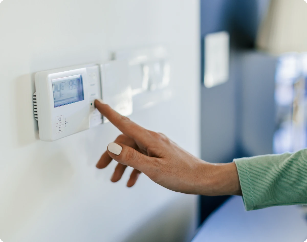 Hand setting home temperature control